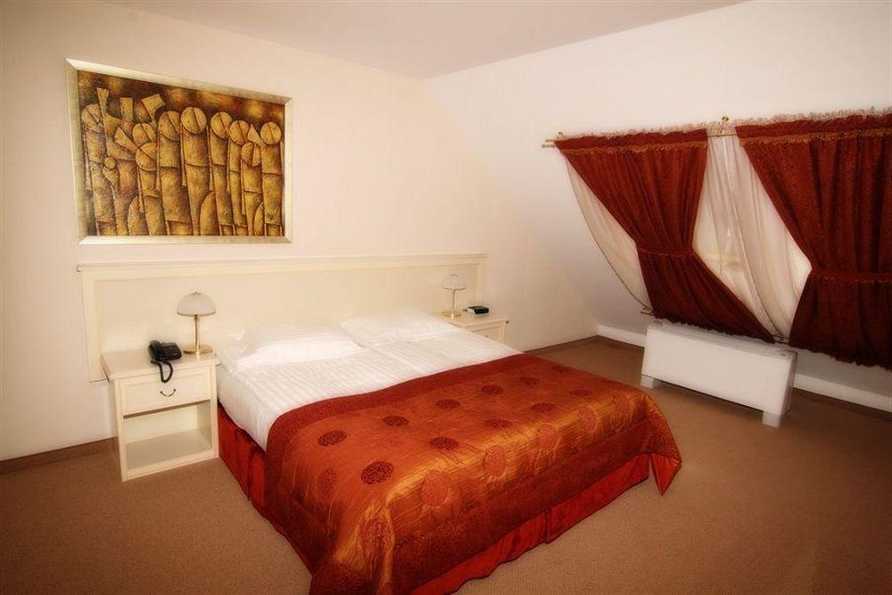 St. George Hotel Sofia Bagian luar foto