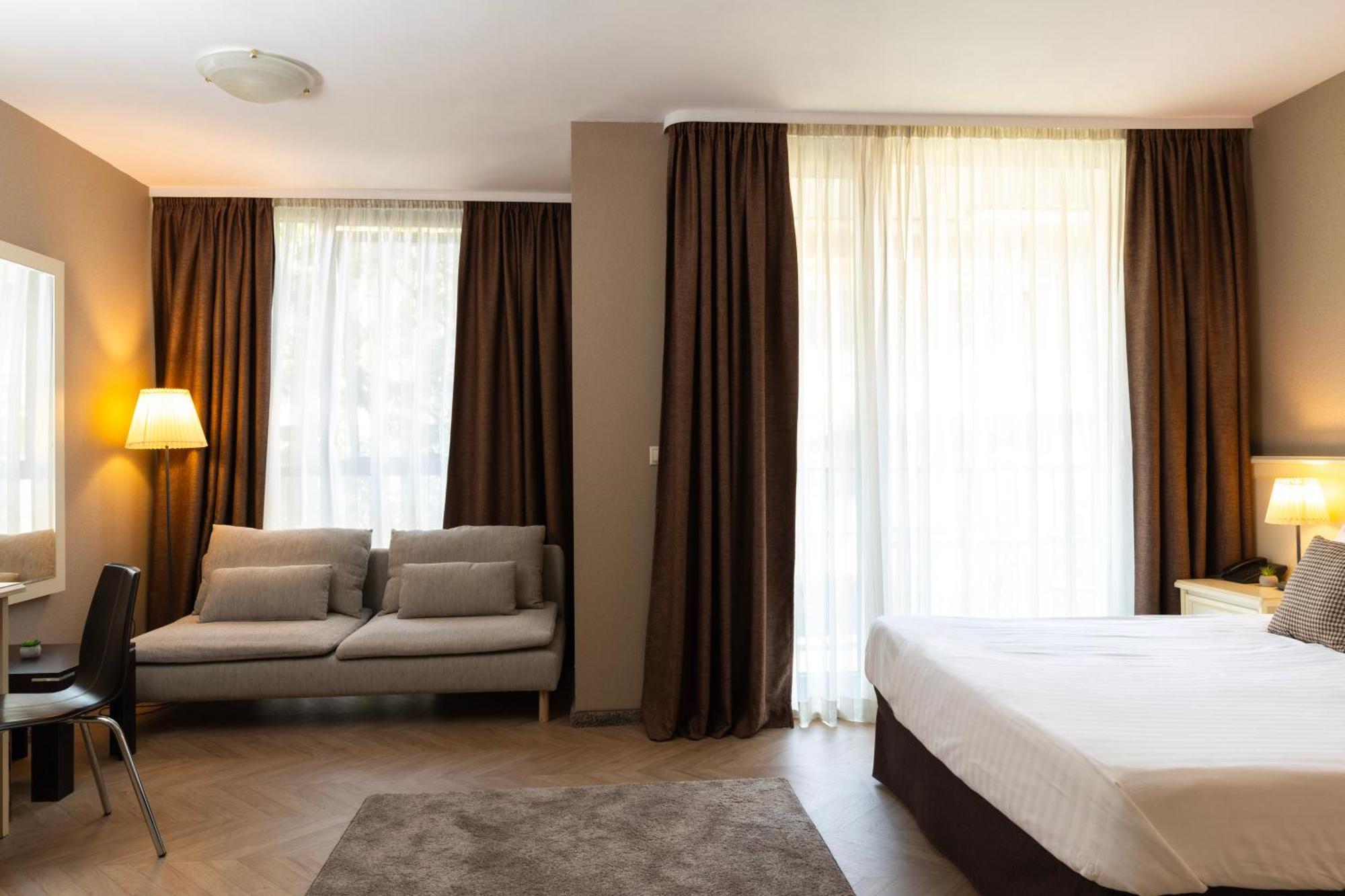 St. George Hotel Sofia Bagian luar foto