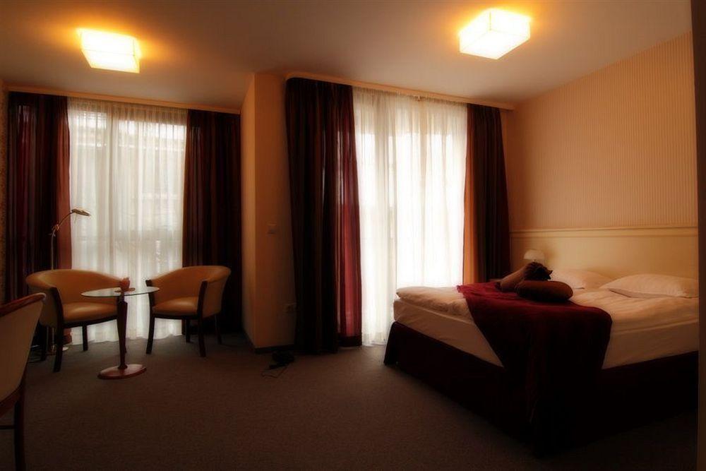 St. George Hotel Sofia Bagian luar foto